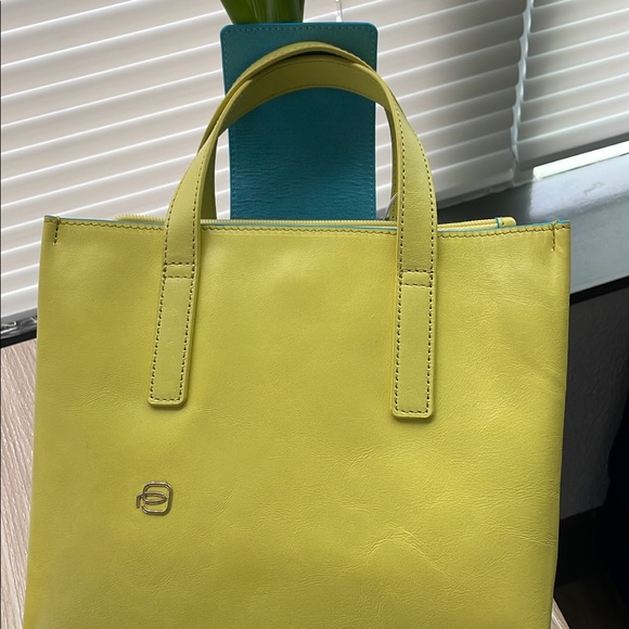 Piquadro woman handbag Acid green Soft leather medium - Picture 7 of 7